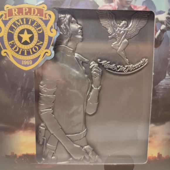 Resident Evil 2 Claire Redfield Metal Card Ingot Limited Edition Official Item - Picture 2 of 5